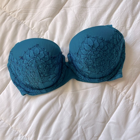 Very sexy Balconette Bra by Victoria Secret - Picture 6 of 6